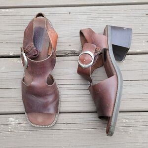 Vintage 90s y2k Bratz‎ Brown Leather Chunky Heel Square Toe T Strap Sandals 8.5